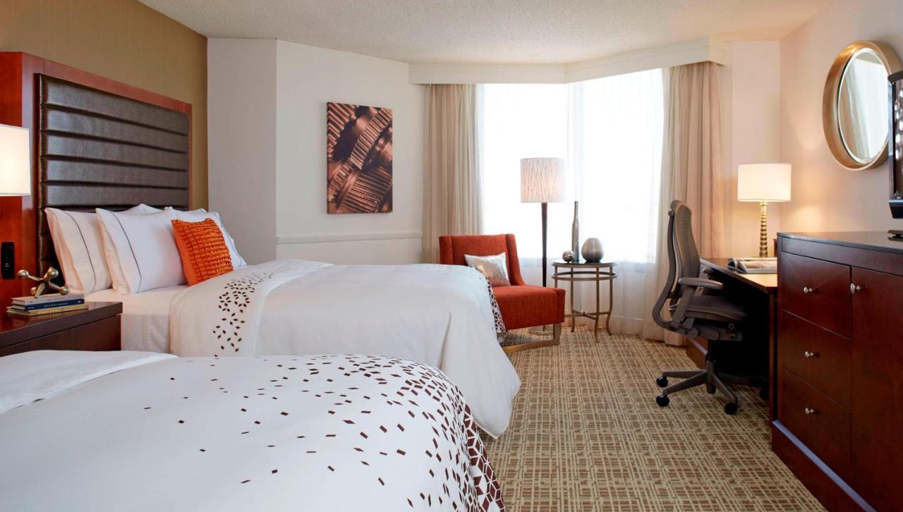 Renaissance St. Louis Airport Hotel Berkeley Екстер'єр фото