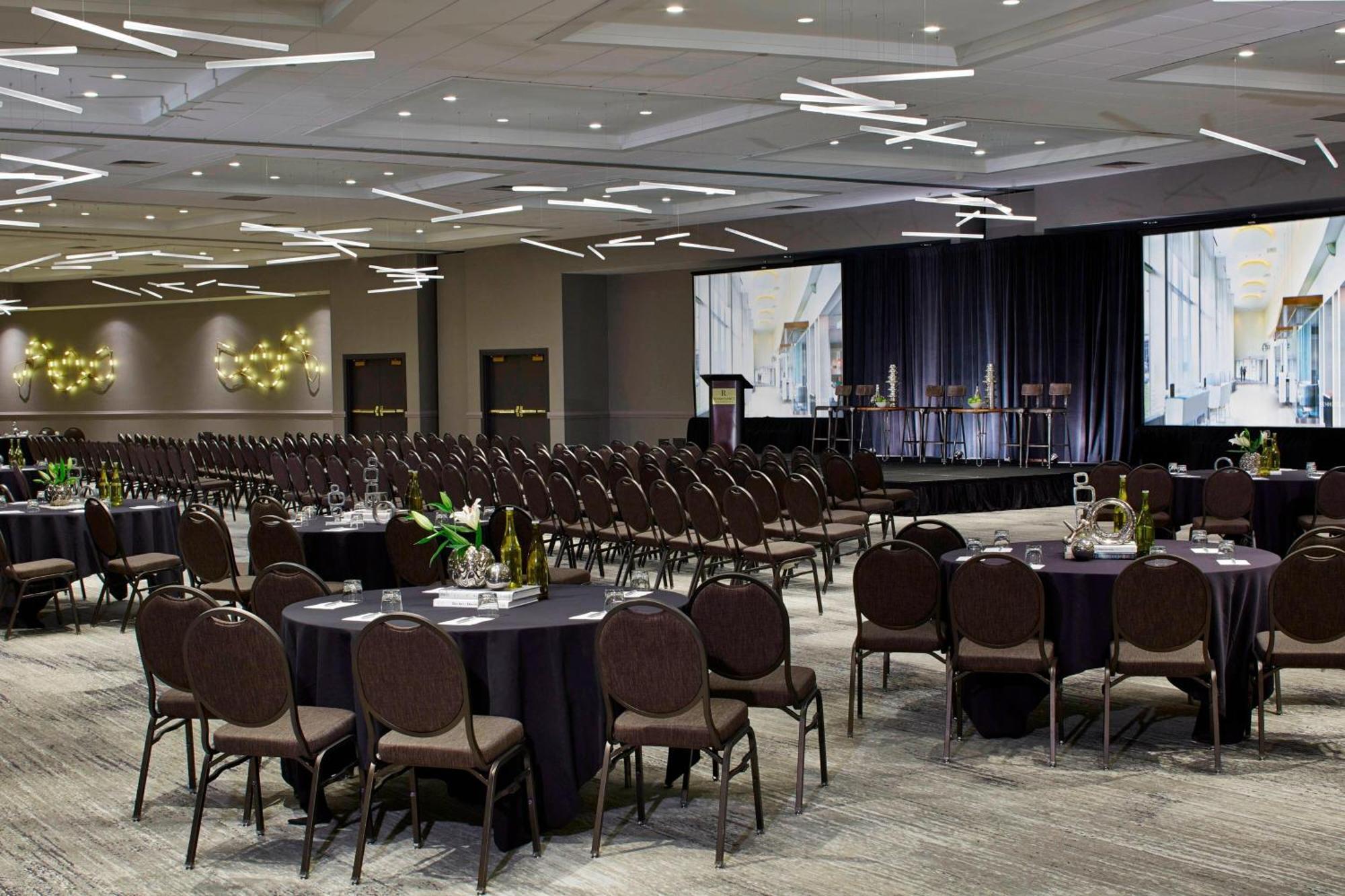 Renaissance St. Louis Airport Hotel Berkeley Екстер'єр фото