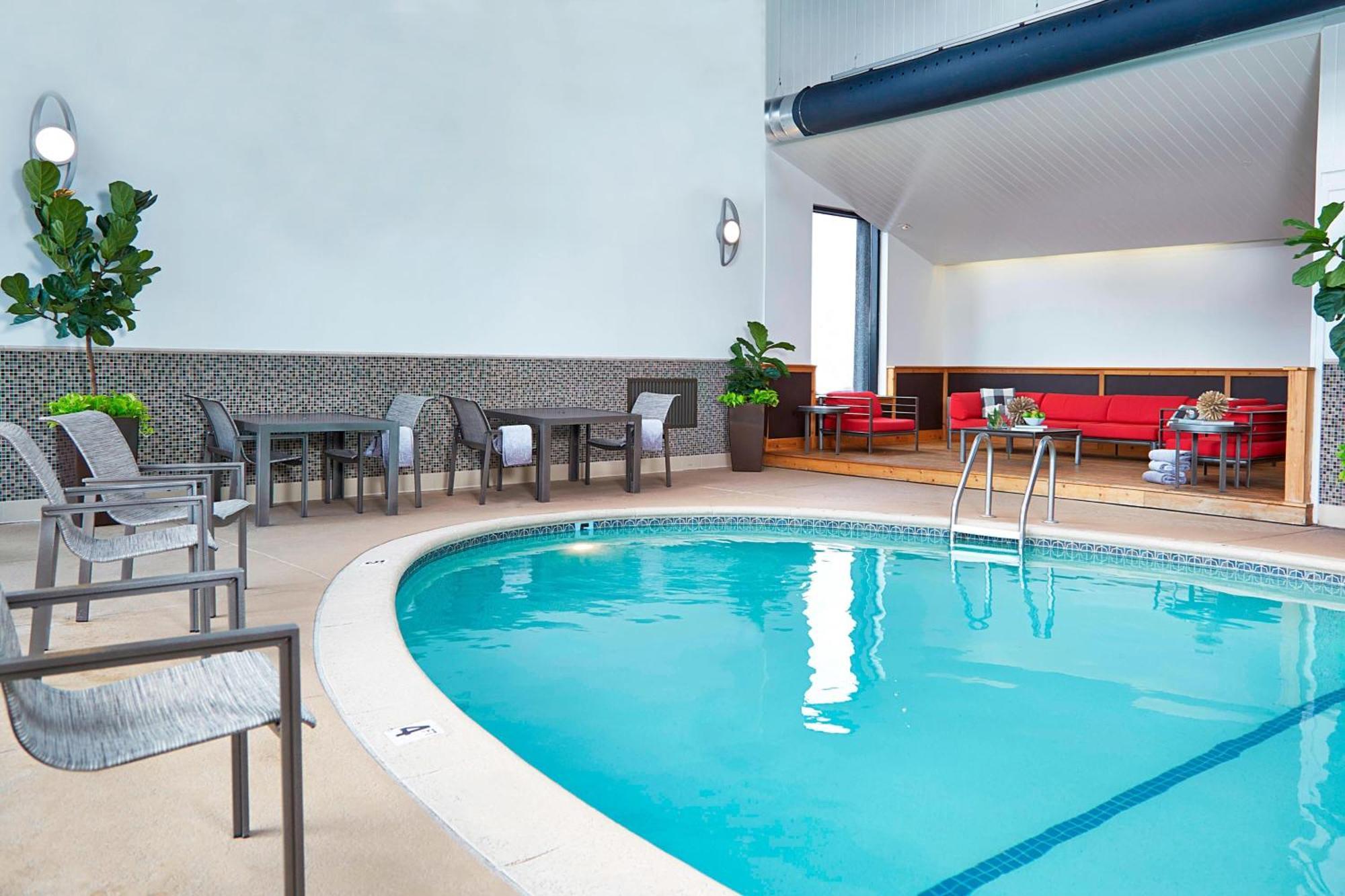 Renaissance St. Louis Airport Hotel Berkeley Екстер'єр фото