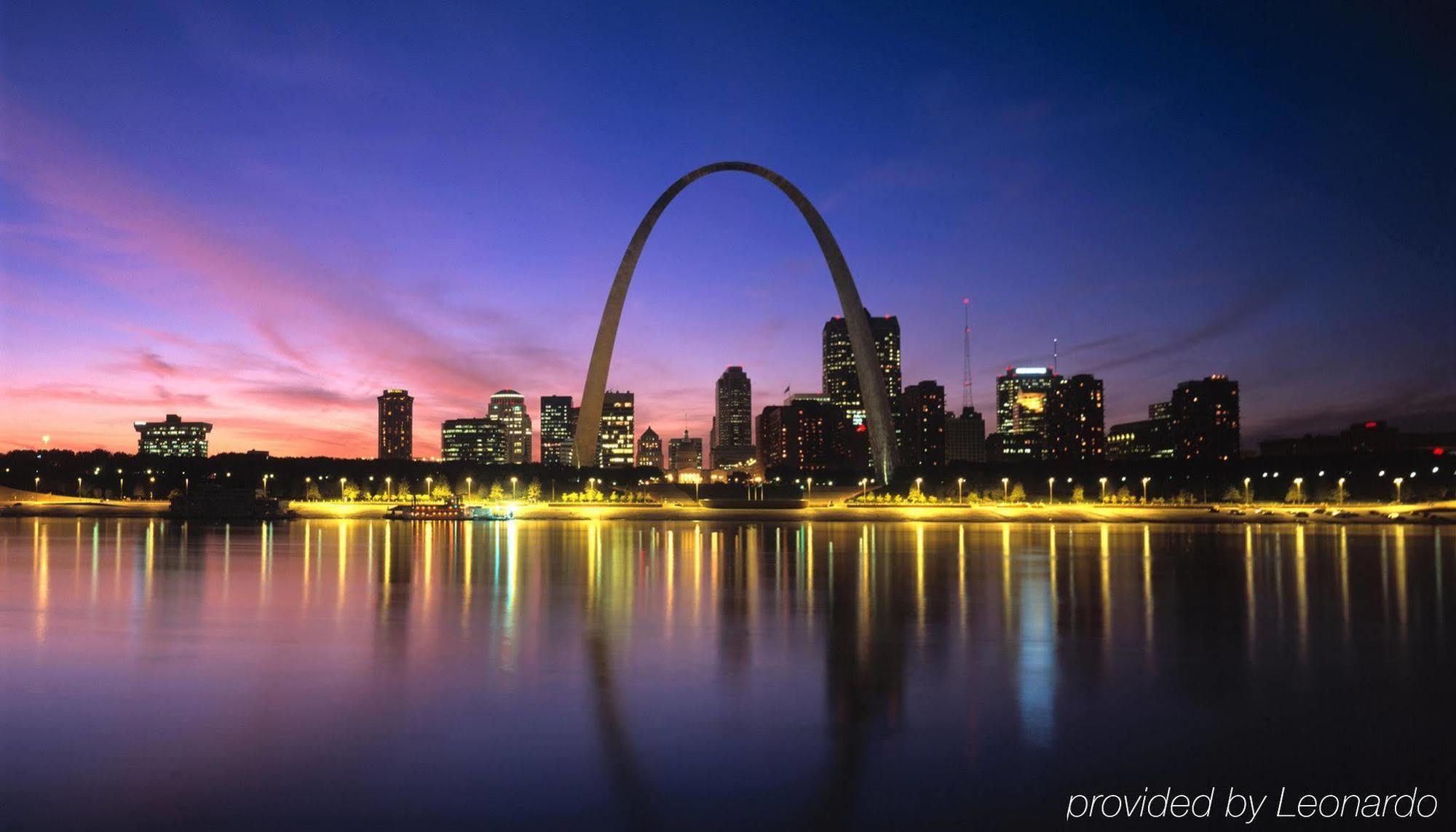 Renaissance St. Louis Airport Hotel Berkeley Екстер'єр фото