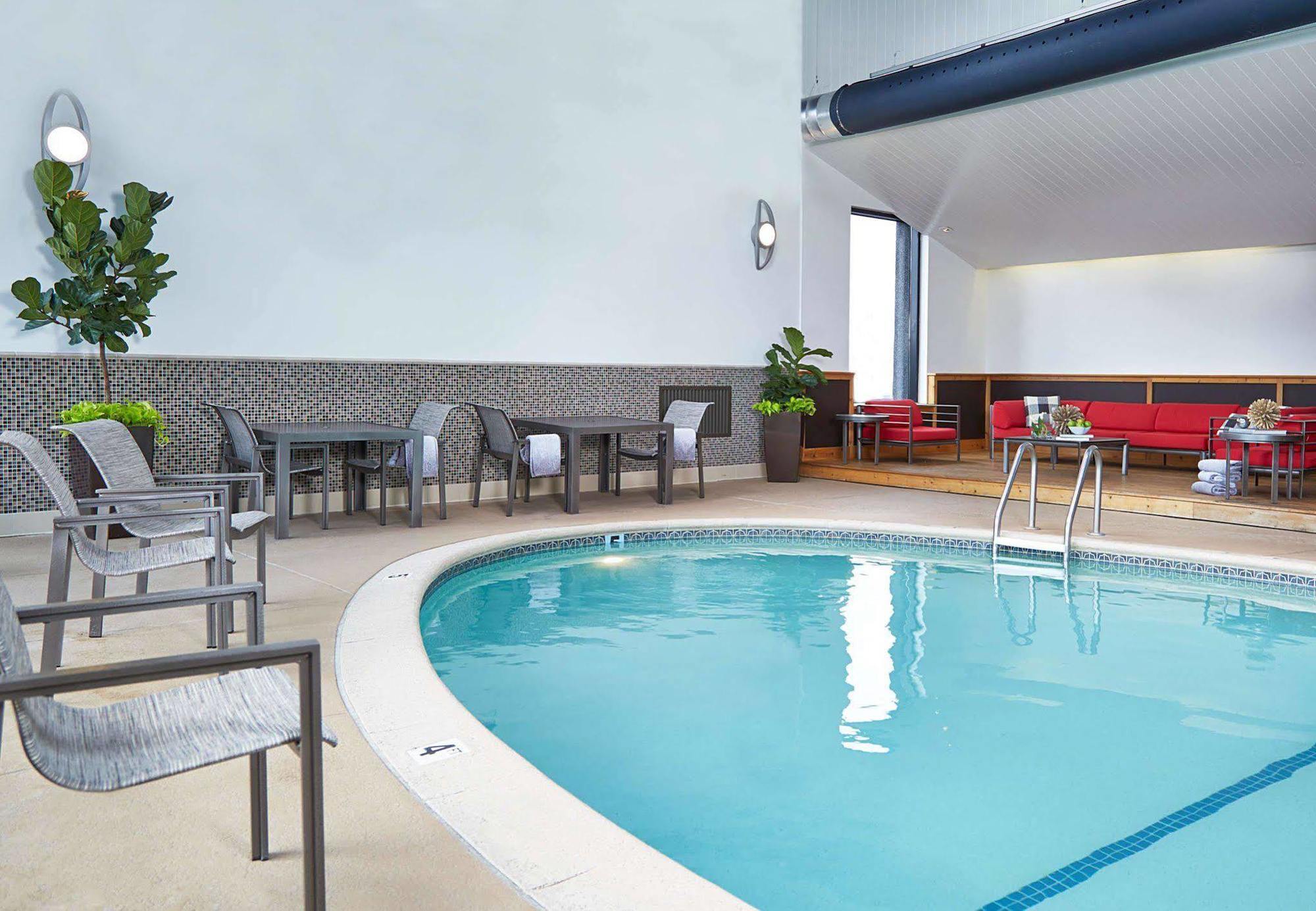 Renaissance St. Louis Airport Hotel Berkeley Екстер'єр фото